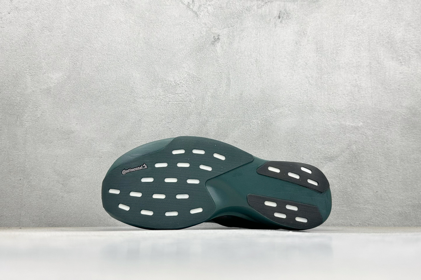 Adidas Adizero Evo SL 阿迪超轻透气缓震跑鞋 JQ4663