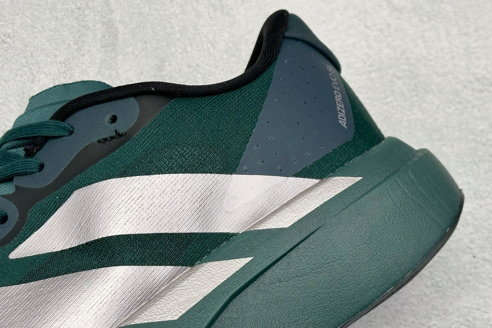 Adidas Adizero Evo SL 阿迪超轻透气缓震跑鞋 JQ4663