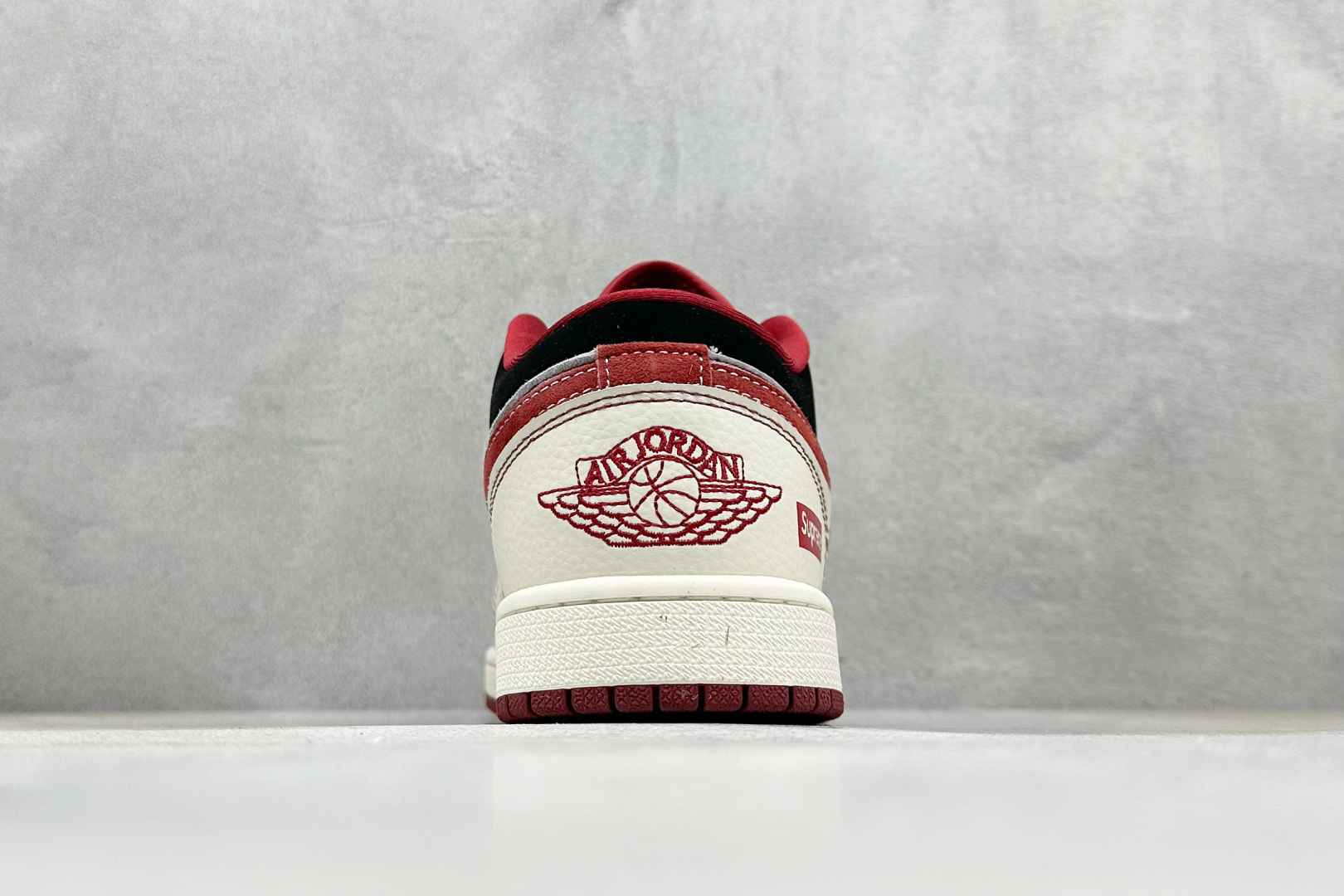 Air Jordan 1 Low AJ1 乔1 “Superme联名---灰红猪八”高端定制 低帮复古篮球鞋 LD8888-007