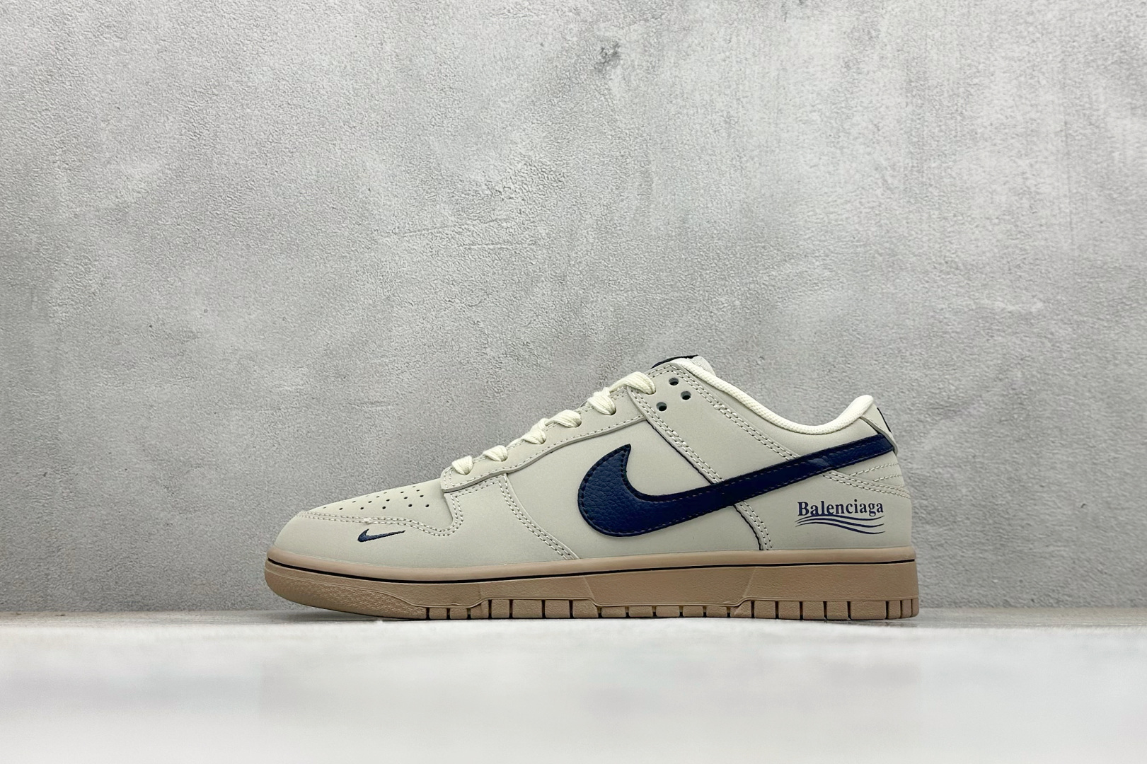 180 Nike Dunk Low Retro 巴黎世家联名 周年高端定制 低帮休闲板鞋 XD1588-216-Chinese UA Cheap High Quatity Brand Clothes Bags handbags Sneakers wholesale wholesaler seller from China Factory suppliers Fashion Clothing Shoes best Quality Beautiful Price 180 Nike Dunk Low Retro 巴黎世家联名 周年高端定制 低帮休闲板鞋 XD1588-216