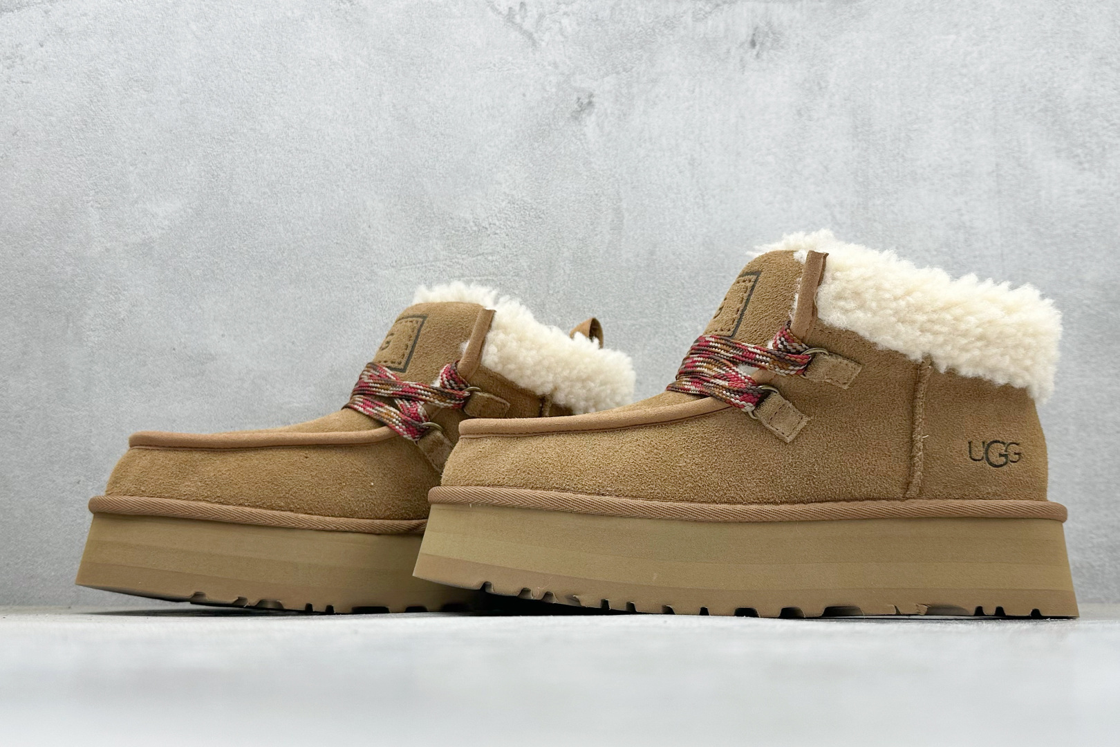 300 UGG 芙卡拉 3cm厚底 雪地靴女款 1143954