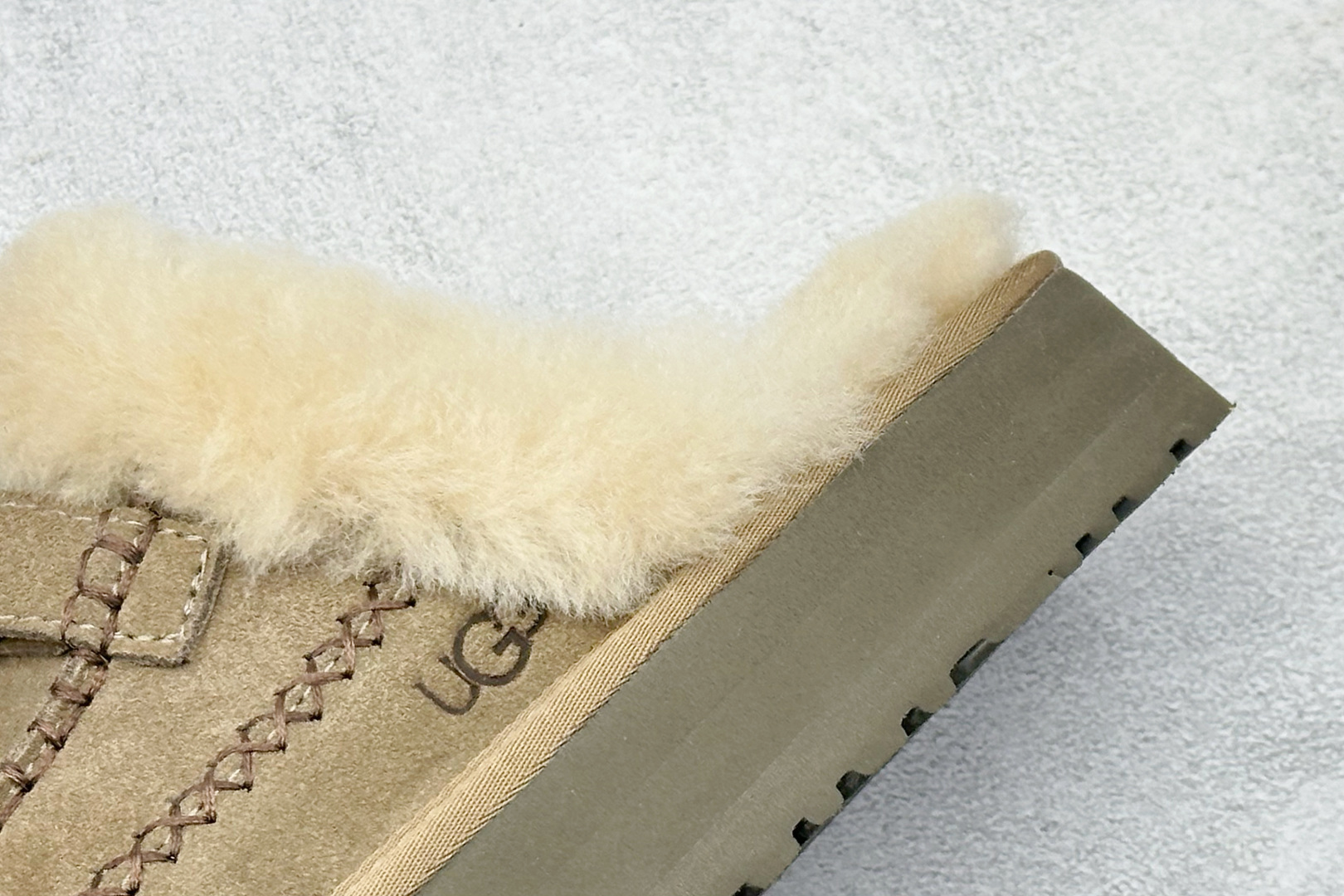 260 UGG 阿尔派半拖 3CM中厚底 女款 小红书爆款 1158260