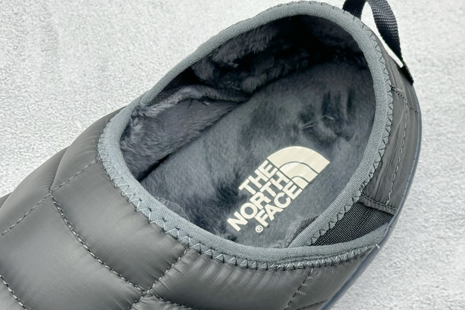 140 The North Face Thermoball Traction 北面冬季加绒透气轻盈一脚蹬休闲套鞋 NFOA3VIH-VFO