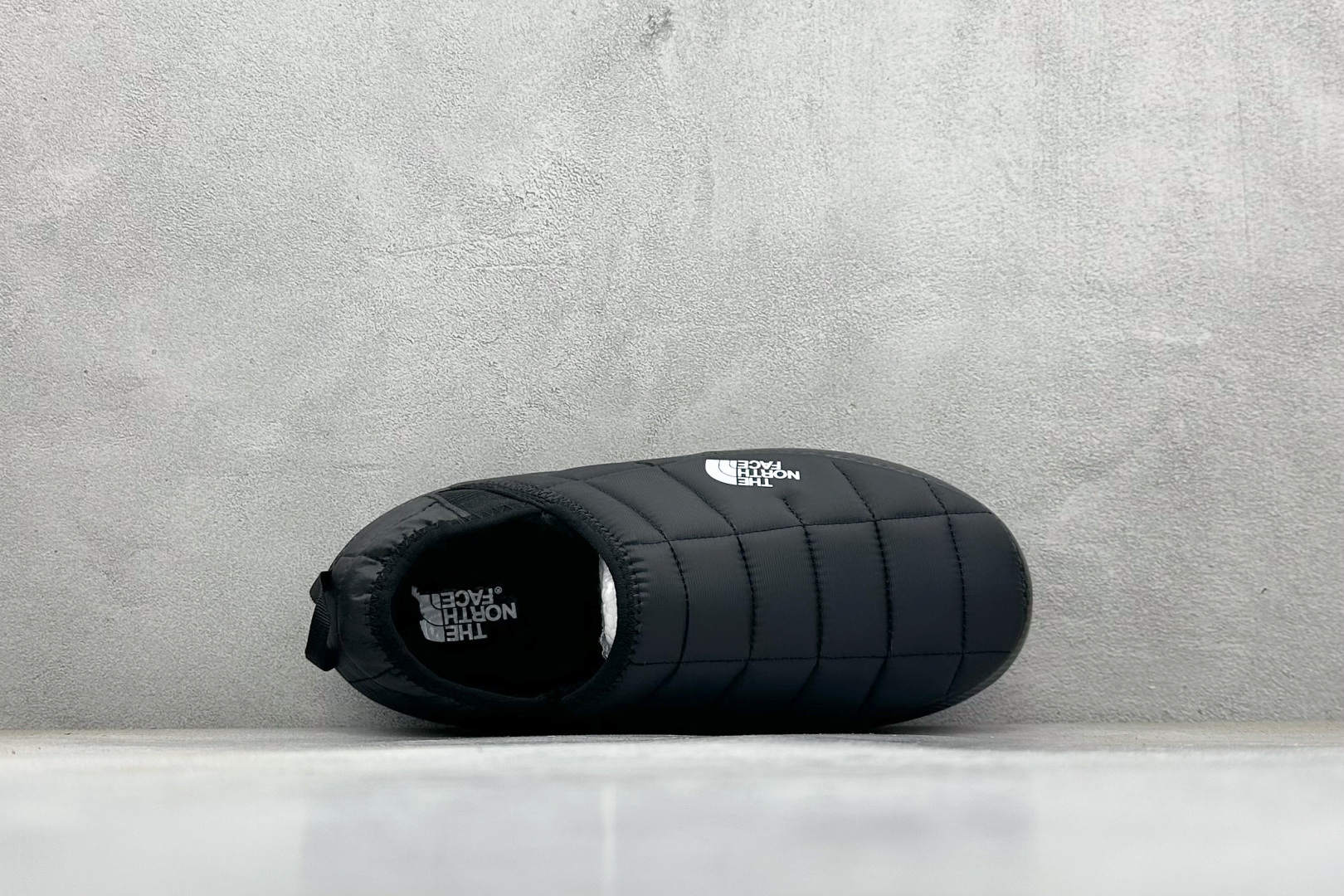 140 The North Face Thermoball Traction 北面冬季加绒透气轻盈一脚蹬休闲套鞋 NFOA3UZN-KY4-Chinese UA Cheap High Quatity Brand Clothes Bags handbags Sneakers wholesale wholesaler seller from China Factory suppliers Fashion Clothing Shoes best Quality Beautiful Price 140 The North Face Thermoball Traction 北面冬季加绒透气轻盈一脚蹬休闲套鞋 NFOA3UZN-KY4