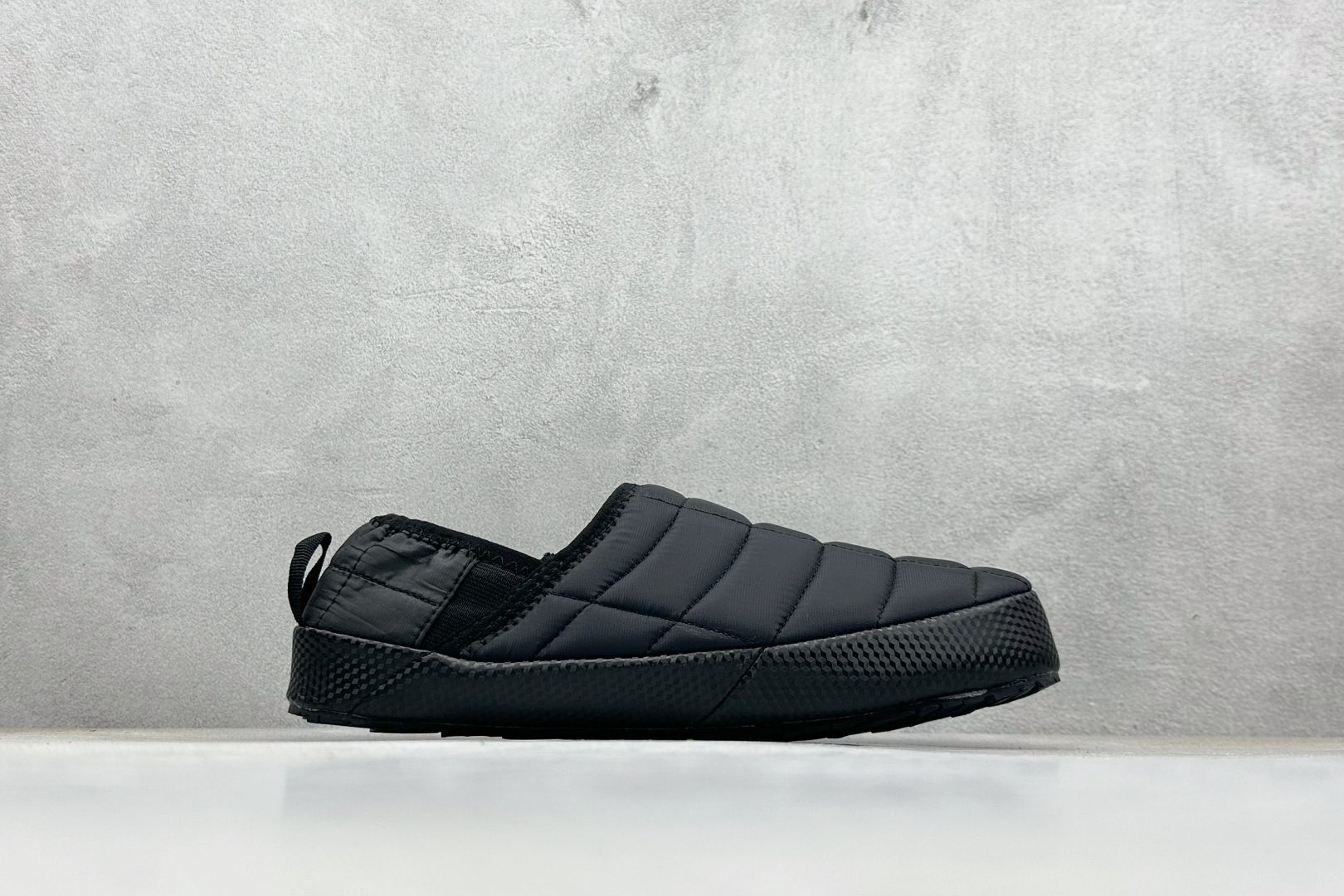 140 The North Face Thermoball Traction 北面冬季加绒透气轻盈一脚蹬休闲套鞋 NFOA3UZN-KY4-Chinese UA Cheap High Quatity Brand Clothes Bags handbags Sneakers wholesale wholesaler seller from China Factory suppliers Fashion Clothing Shoes best Quality Beautiful Price 140 The North Face Thermoball Traction 北面冬季加绒透气轻盈一脚蹬休闲套鞋 NFOA3UZN-KY4