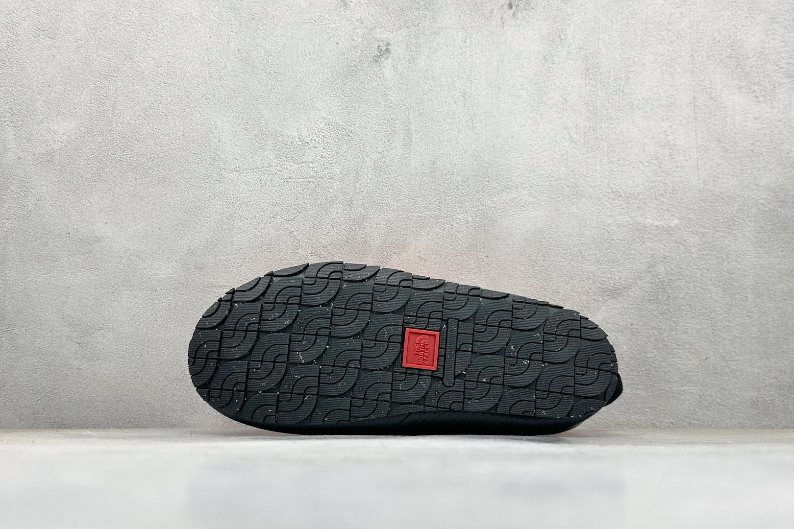 140 The North Face Thermoball Traction 北面冬季加绒透气轻盈一脚蹬休闲套鞋 NFOA3UZN-414