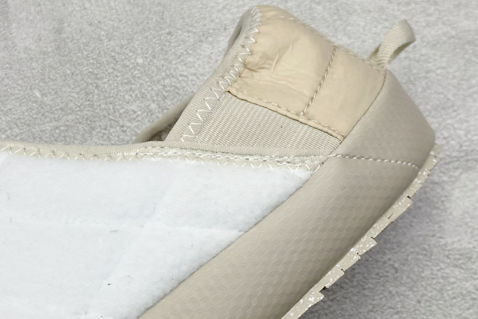 140 The North Face Thermoball Traction 北面冬季加绒透气轻盈一脚蹬休闲套鞋 NFOA7W4L-32F-Chinese UA Cheap High Quatity Brand Clothes Bags handbags Sneakers wholesale wholesaler seller from China Factory suppliers Fashion Clothing Shoes best Quality Beautiful Price 140 The North Face Thermoball Traction 北面冬季加绒透气轻盈一脚蹬休闲套鞋 NFOA7W4L-32F