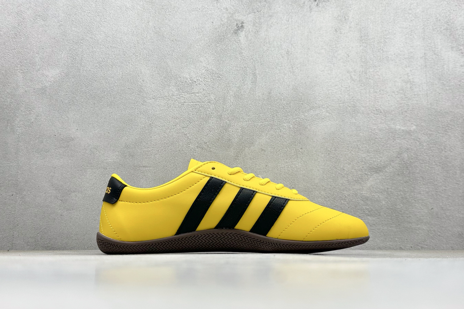 Adidas Grand Court 阿迪舒适百搭时尚简约低帮网球鞋 JQ9693-Top High Quatity Cheap Sneakers Fashion Clothing Clothes Bags handbags Shoes of all Brand wholesale With The best Quality And Beautiful Price from China Factory Chinese suppliers wholesaler seller Adidas Grand Court 阿迪舒适百搭时尚简约低帮网球鞋 JQ9693