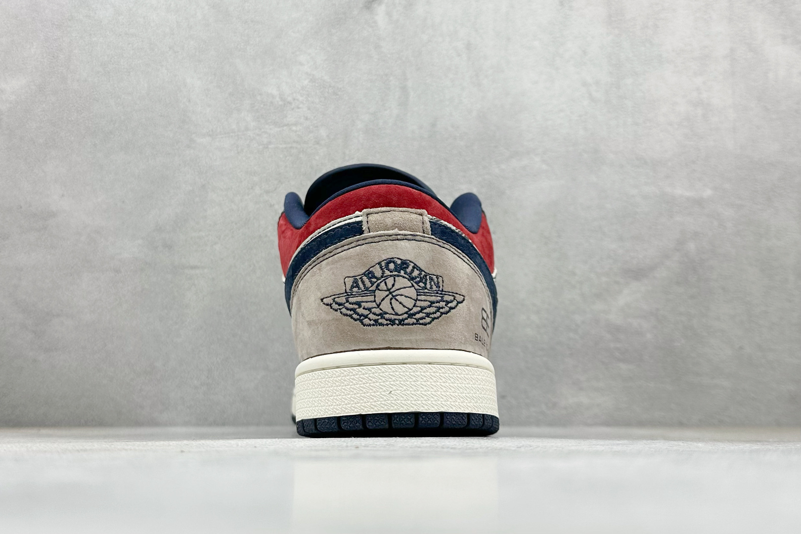 280 Air Jordan 1 Low AJ1 乔1 “巴黎世家联名---灰红蓝猪八”高端定制 低帮复古篮球鞋 QD1988-008