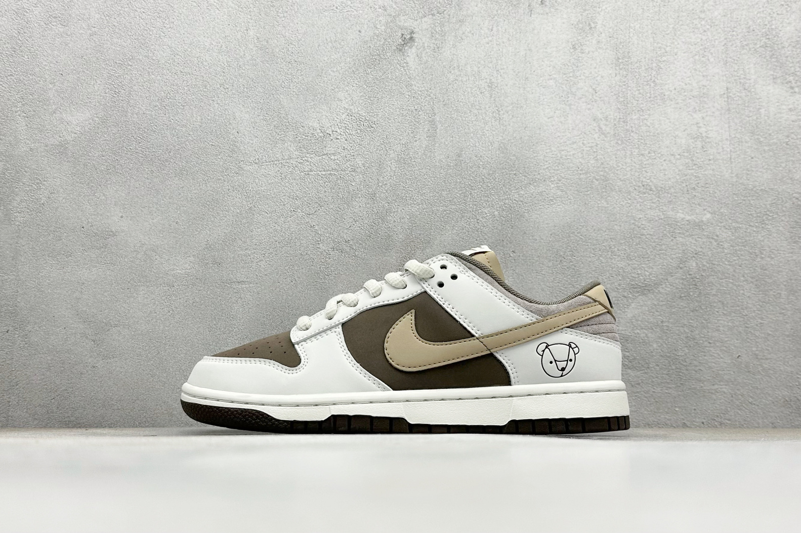 220 Nike SB Dunk Low 低帮板鞋 DM0807-300