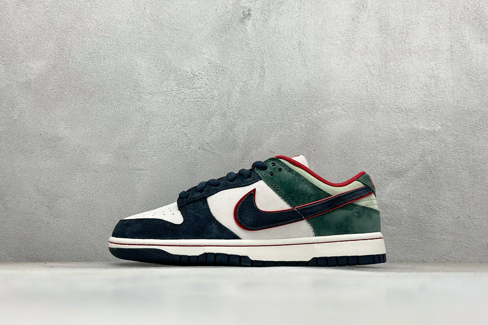 220 Nike SB Dunk Low 低帮板鞋 CD2563-006