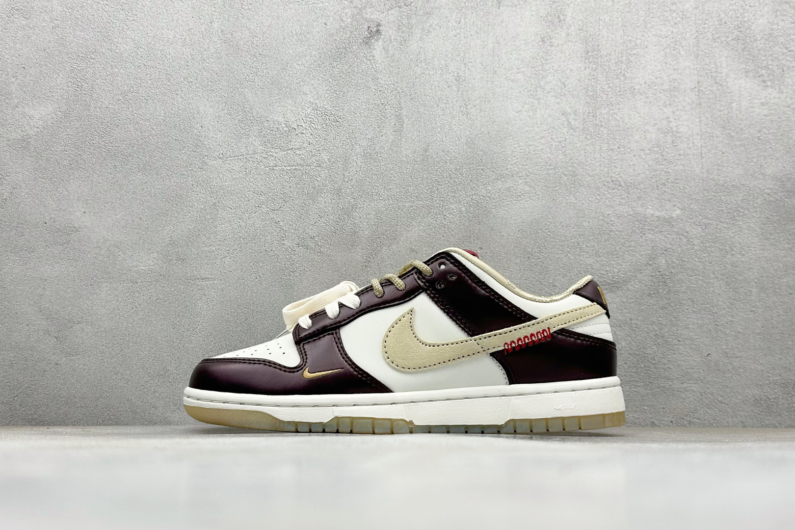 220 Nike SB Dunk Low 低帮板鞋 CD2563-006