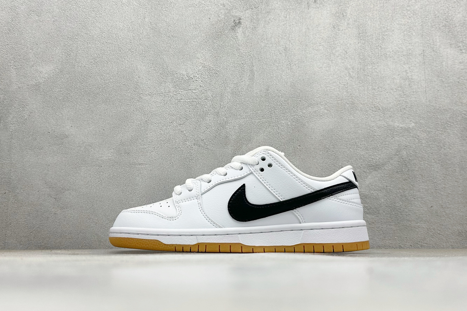 220 Nike SB Dunk Low 低帮板鞋 DX5549-400