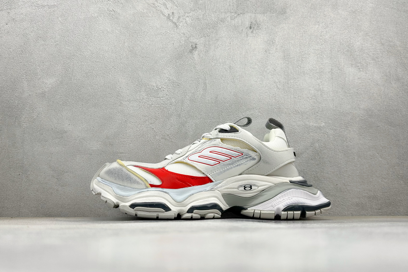 福利特价Balenciaga巴黎世家 CARGO 圆头系带 低帮生活休闲鞋 巴黎十一代 采用超细纤维和网