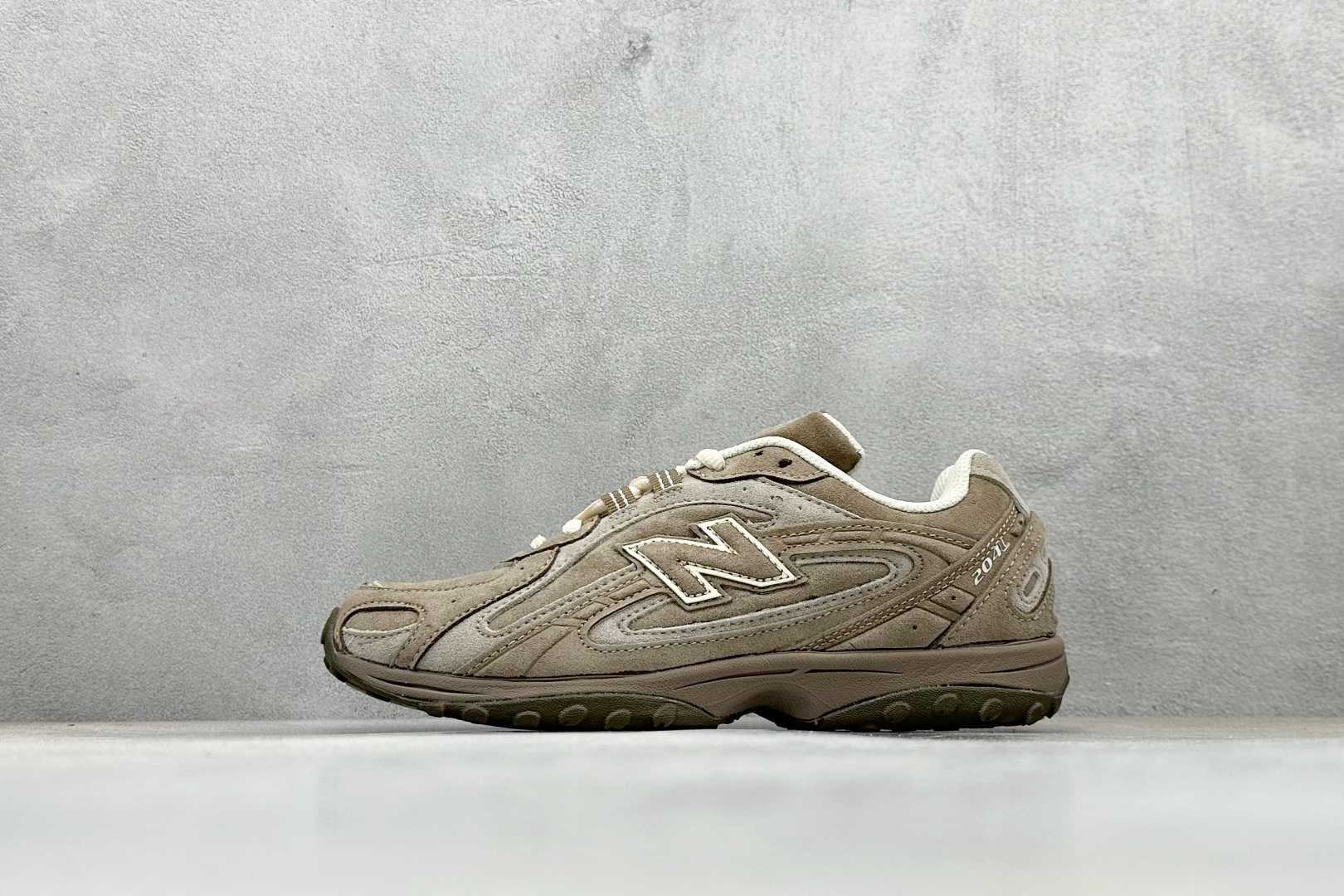 福利特价New Balance NB204L 舒适百搭耐磨轻便低帮 生活休闲鞋 货号：U204LKTA尺