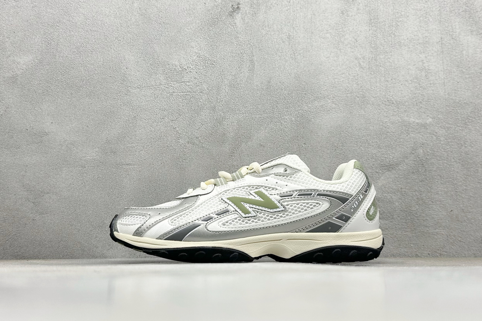 福利特价New Balance NB204L 舒适百搭耐磨轻便低帮 生活休闲鞋 货号：U204LKTA尺