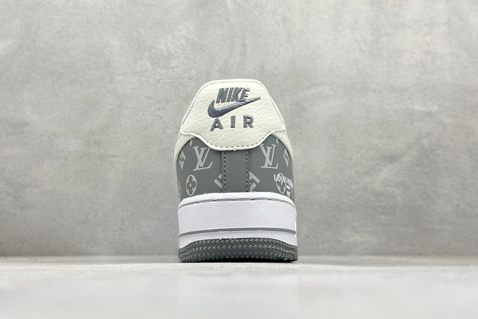 260 SC版Nike Air Force 1'07 Low 联名 灰白印花 空军一号低帮休闲板鞋 NH0601-575