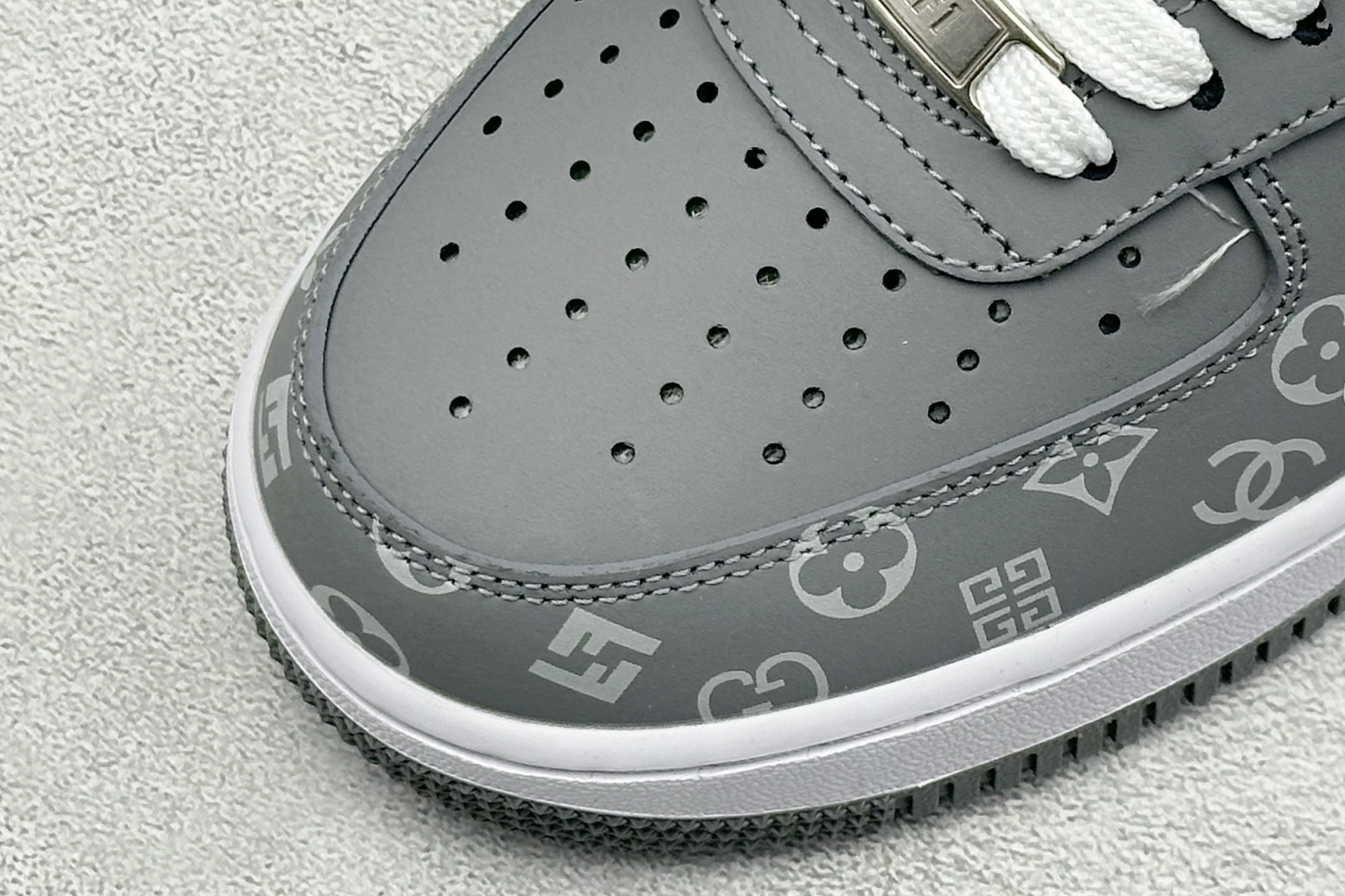 260 SC版Nike Air Force 1'07 Low 联名 灰白印花 空军一号低帮休闲板鞋 NH0601-575