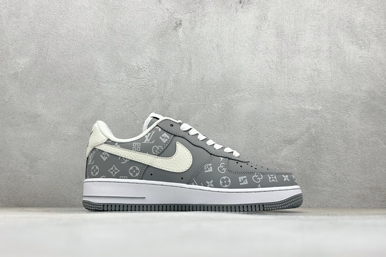 260 SC版Nike Air Force 1'07 Low 联名 灰白印花 空军一号低帮休闲板鞋 NH0601-575