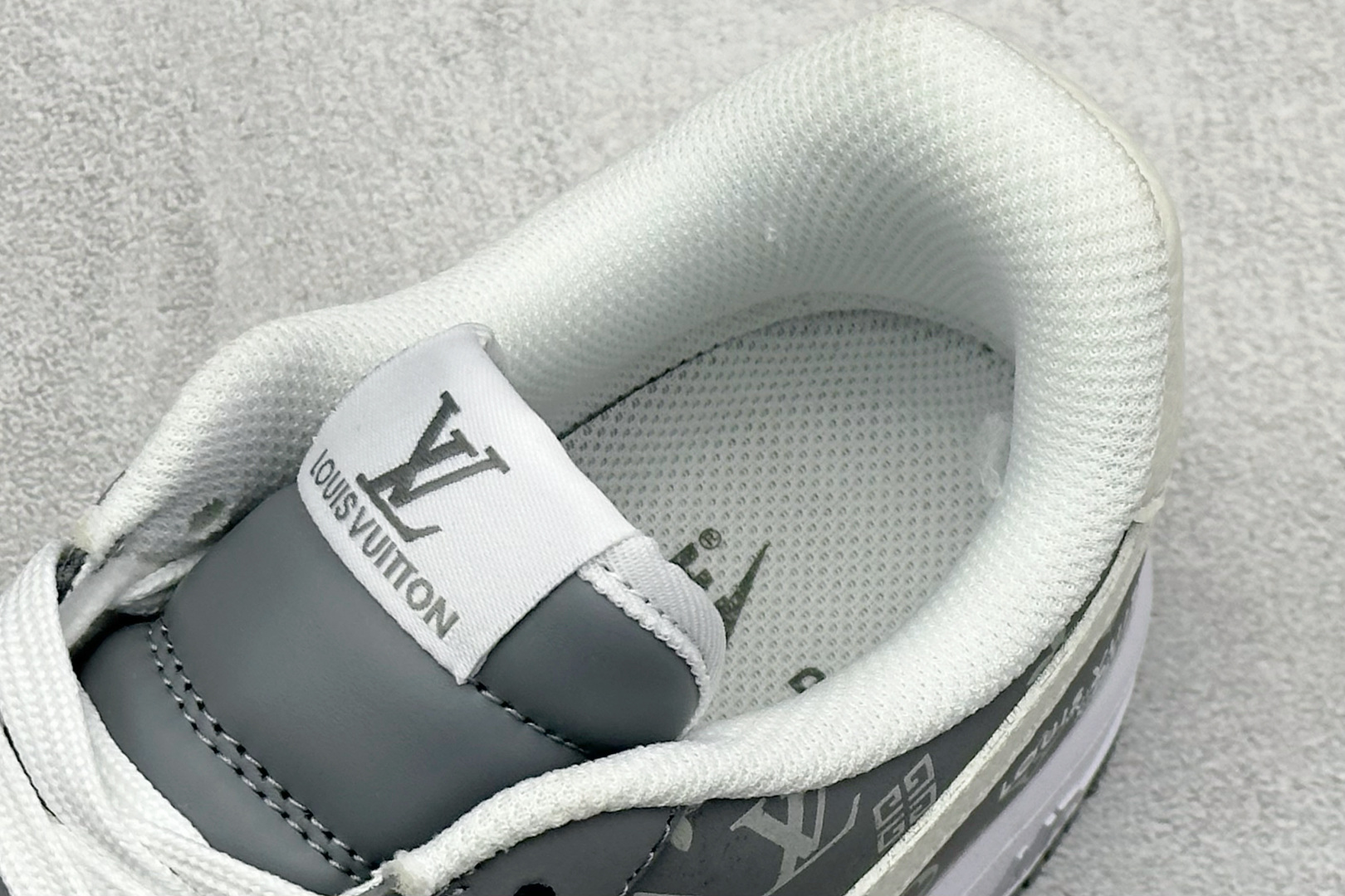 260 SC版Nike Air Force 1'07 Low 联名 灰白印花 空军一号低帮休闲板鞋 NH0601-575