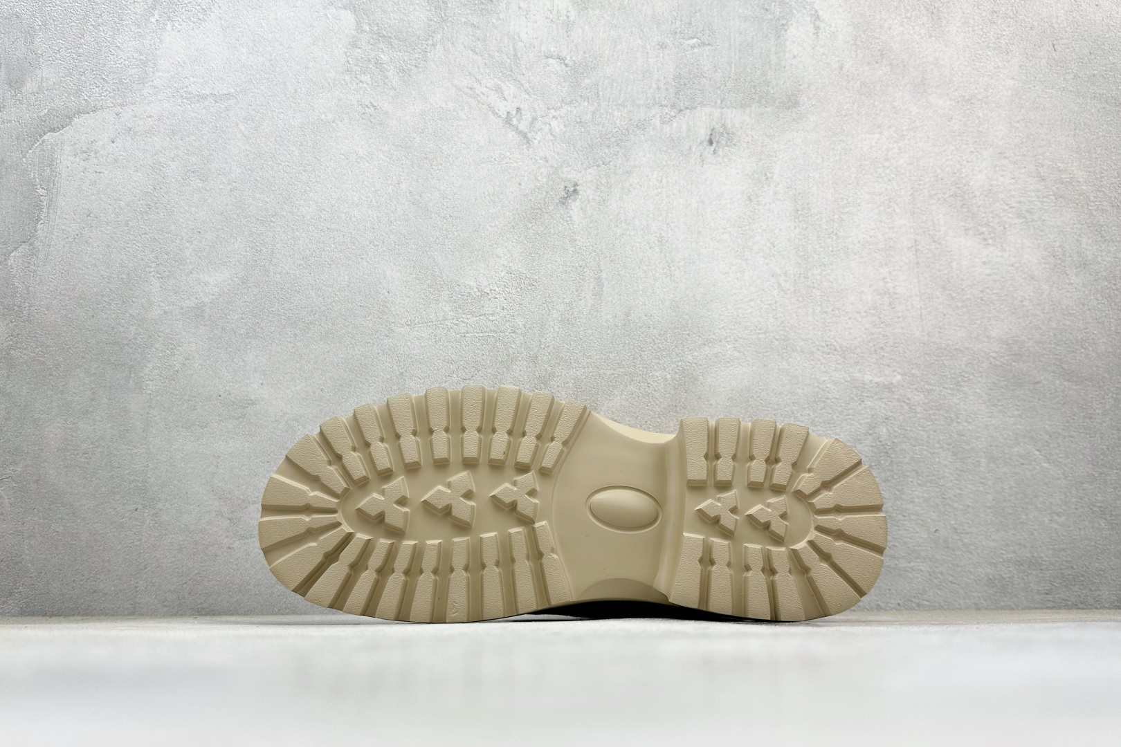 280 UGG Tasman Weather Hybrid 塔斯曼混合系列户外中帮休闲马丁靴雪地靴 U5859