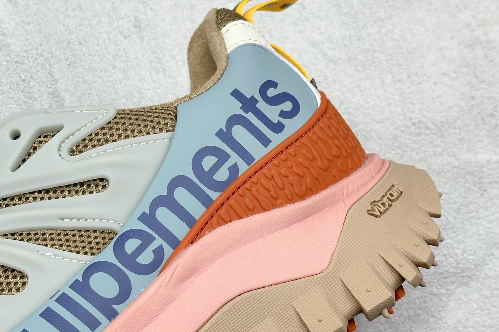 350 Moncler 蒙口 Trailgrip AMOEBA厚底系带耐磨低帮运动休闲鞋