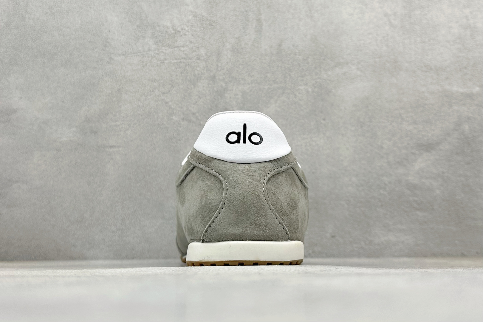 200 K版Alo Yoga Sunset Sneaker 徳训生活休闲鞋 A0891U-LIGHT