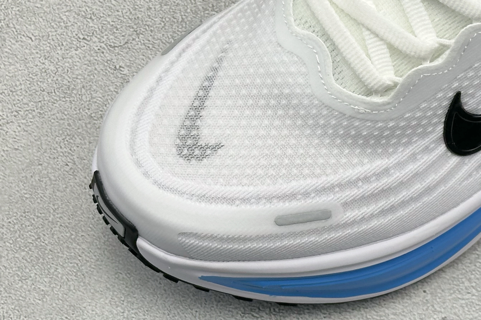 220 Nike VOMERO PLUS 舒适减震防滑 低帮跑步鞋 全掌ReactX泡绵中底 HV8150-103