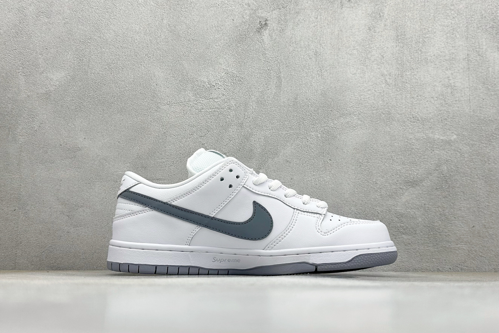 190 Supreme x 94Nike Dunk SB Dunk Low 低帮休闲滑板鞋 HQ8487-100