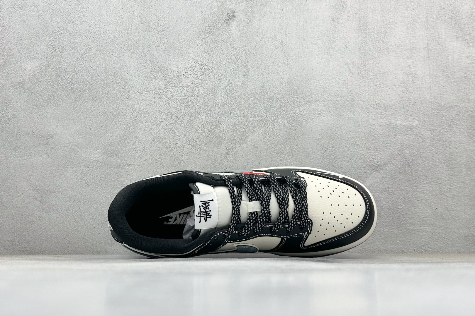 260 Nike SB Dunk Low 斯图西联名 黑白熊猫 周年高端定制 低帮休闲板鞋 DN3168-003