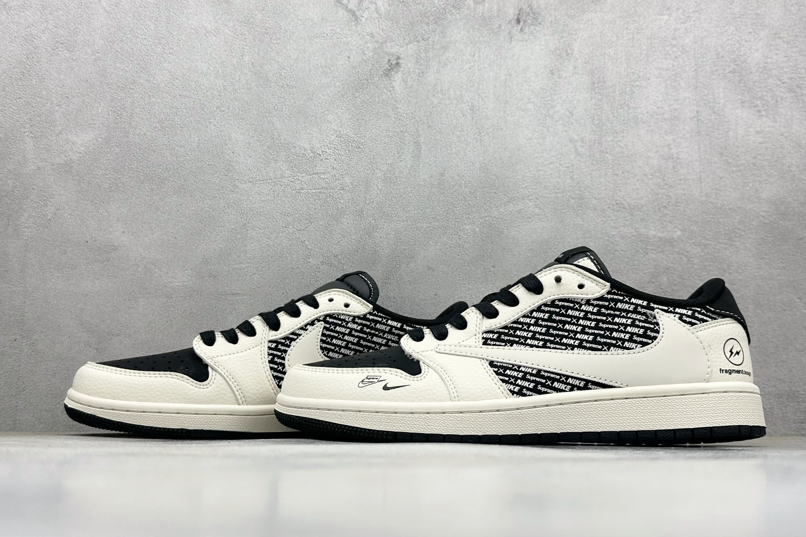 280 Travis Scott x Fragment Design x Jordan Air Jordan 1 Low SP “闪电联名------米白黑” 高端定制 倒钩三方联名低帮篮球鞋 XD0798-311