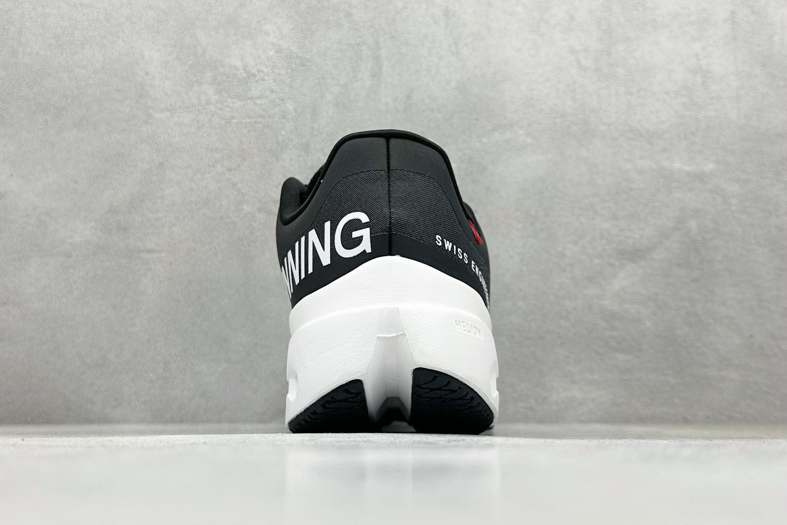 180 On昂跑 Cloudsurfer Next 舒适百搭防滑耐磨低帮休闲跑步鞋 3ME3002