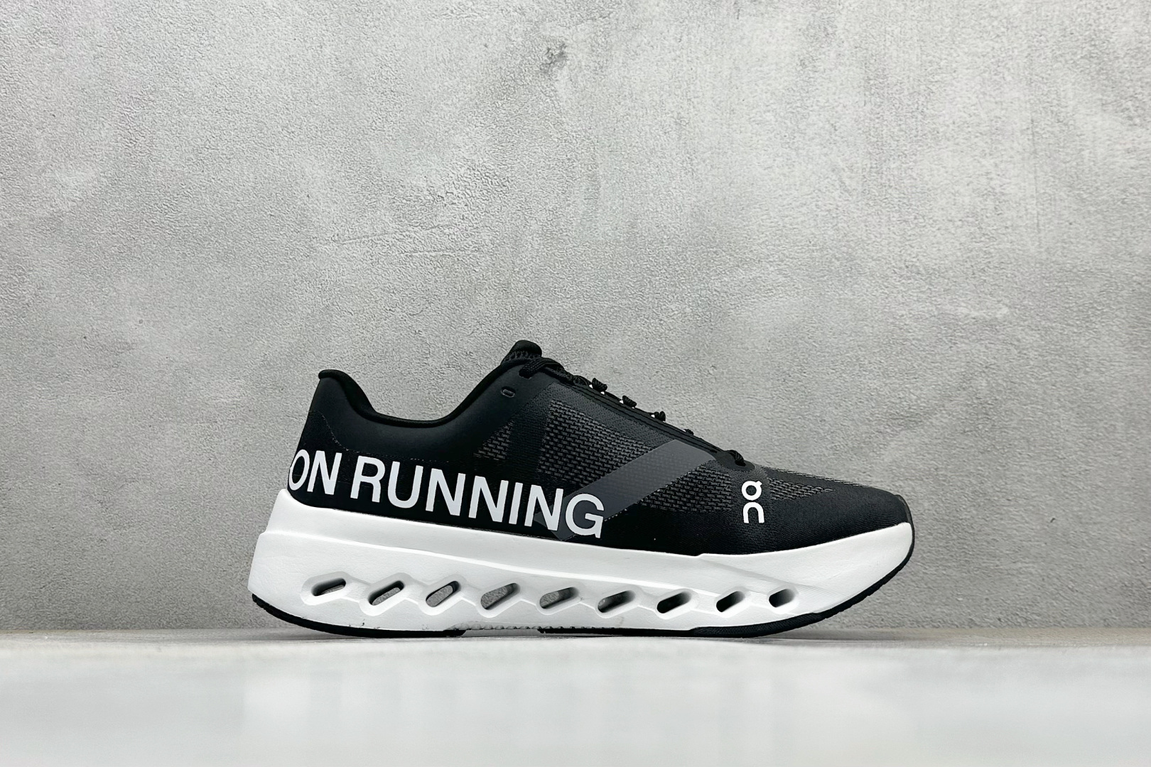 180 On昂跑 Cloudsurfer Next 舒适百搭防滑耐磨低帮休闲跑步鞋 3ME3002