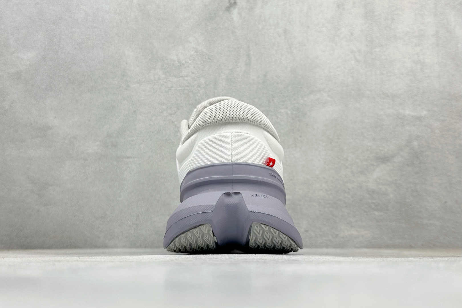 200 On 昂跑 Cloudtilt 5 舒适轻盈低帮跑步鞋 3ME3004