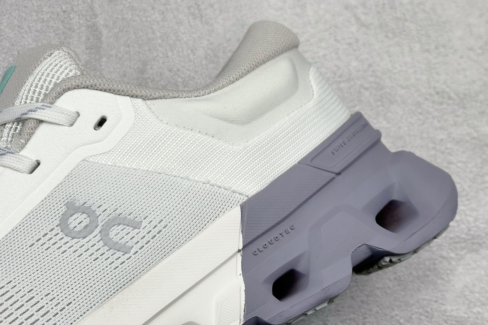 200 On 昂跑 Cloudtilt 5 舒适轻盈低帮跑步鞋 3ME3004