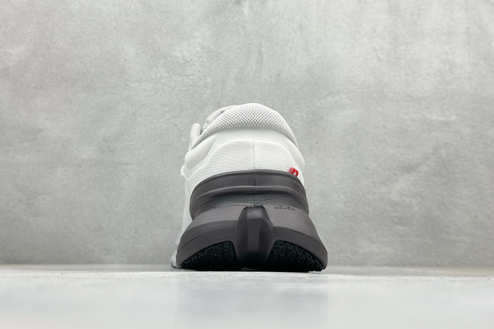 200 On 昂跑 Cloudtilt 5 舒适轻盈低帮跑步鞋 3ME3001