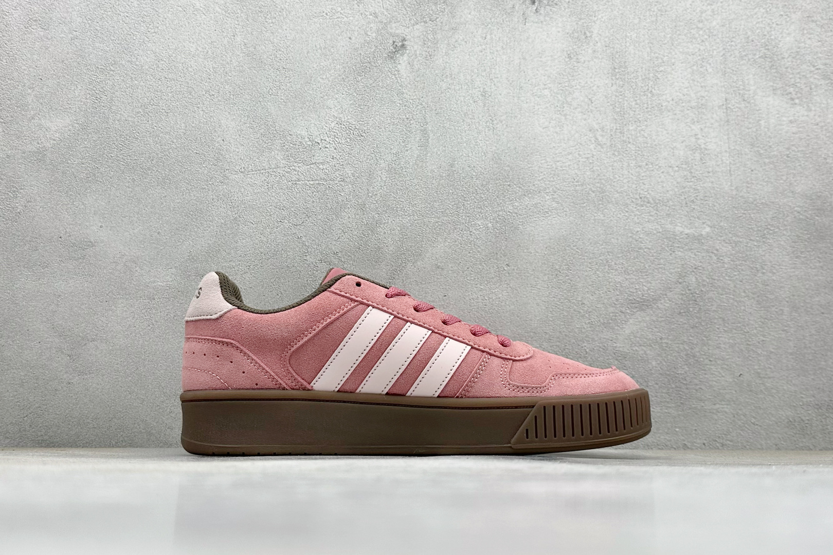 AD D-PAD CLASSIC三叶草休闲复古运动板鞋 KJ6986