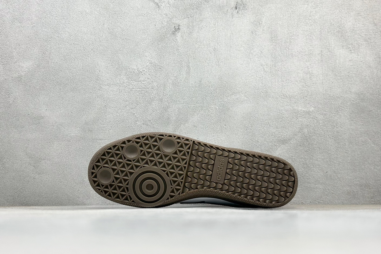 Adidas SUPERSTAR SSTR V BAPE 猿人头联名桑巴休闲板鞋 JR9245-Top High Quatity Cheap Sneakers Fashion Clothing Clothes Bags handbags Shoes of all Brand wholesale With The best Quality And Beautiful Price from China Factory Chinese suppliers wholesaler seller Adidas SUPERSTAR SSTR V BAPE 猿人头联名桑巴休闲板鞋 JR9245