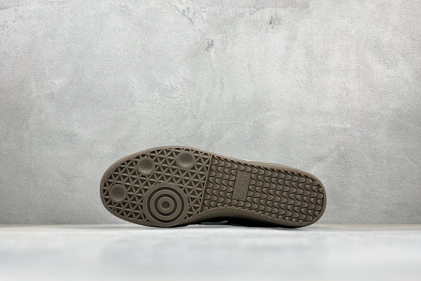 Adidas SUPERSTAR SSTR V BAPE 猿人头联名桑巴休闲板鞋 JR9246-Top High Quatity Cheap Sneakers Fashion Clothing Clothes Bags handbags Shoes of all Brand wholesale With The best Quality And Beautiful Price from China Factory Chinese suppliers wholesaler seller Adidas SUPERSTAR SSTR V BAPE 猿人头联名桑巴休闲板鞋 JR9246