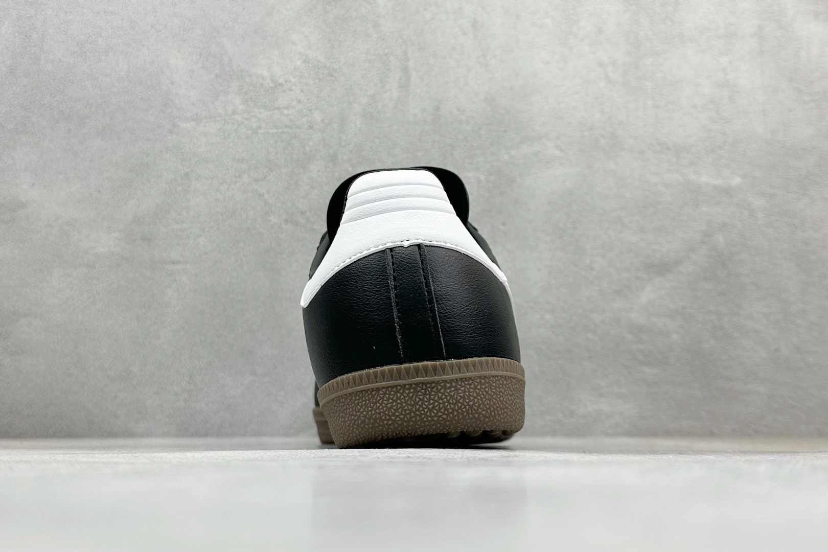 Adidas SUPERSTAR SSTR V BAPE 猿人头联名桑巴休闲板鞋 JR9246-Top High Quatity Cheap Sneakers Fashion Clothing Clothes Bags handbags Shoes of all Brand wholesale With The best Quality And Beautiful Price from China Factory Chinese suppliers wholesaler seller Adidas SUPERSTAR SSTR V BAPE 猿人头联名桑巴休闲板鞋 JR9246