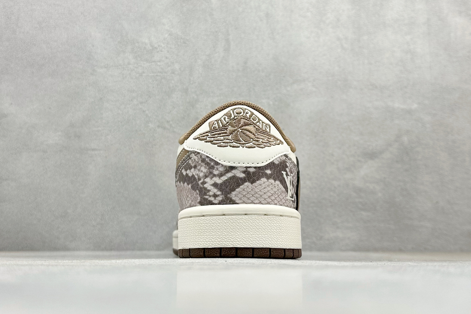280 XC版Travis Scott x Fragment Design x Jordan Air Jordan 1 Low SP “LV联名——棕蟒纹” XS7089-618