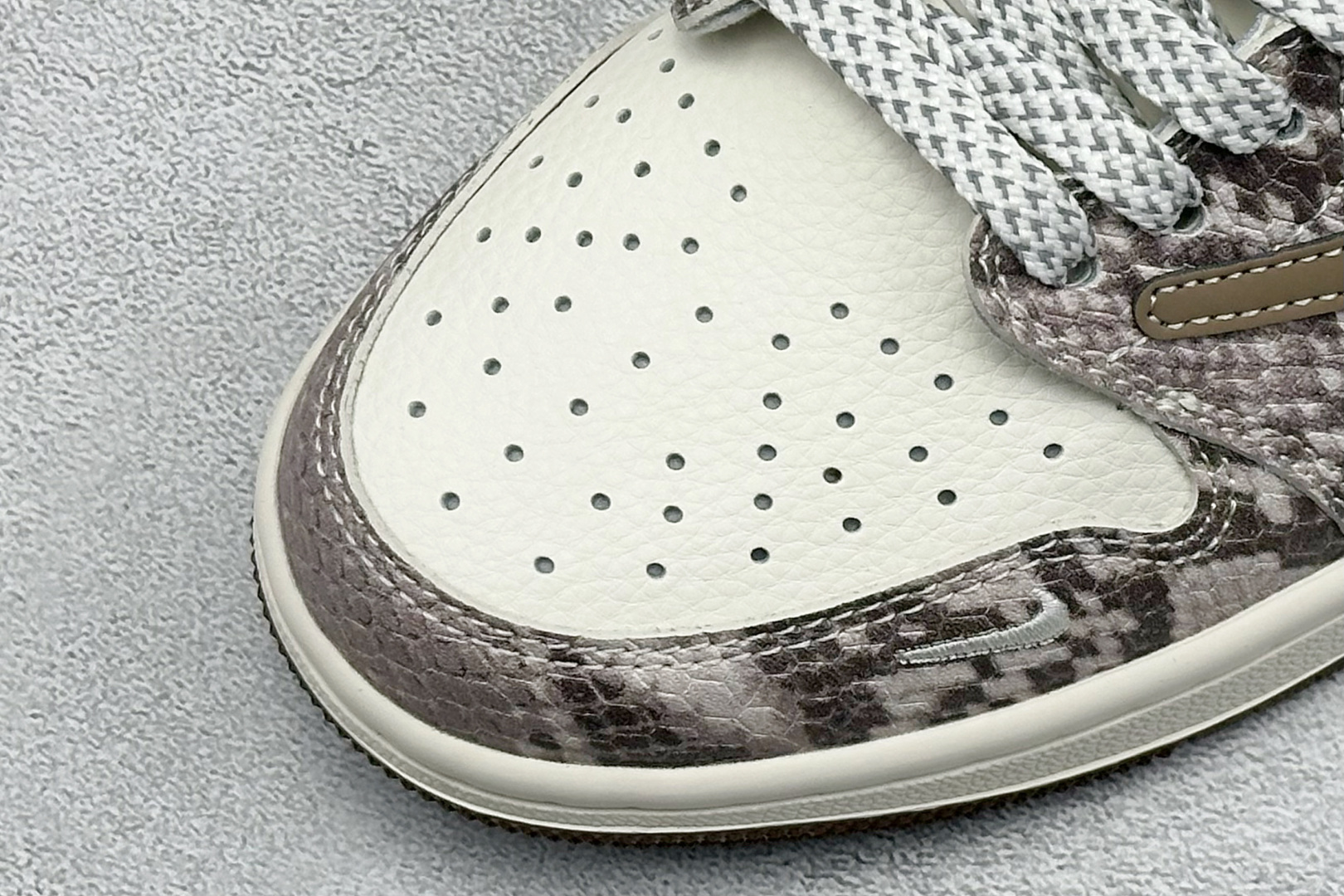 280 XC版Travis Scott x Fragment Design x Jordan Air Jordan 1 Low SP “LV联名——棕蟒纹” XS7089-618