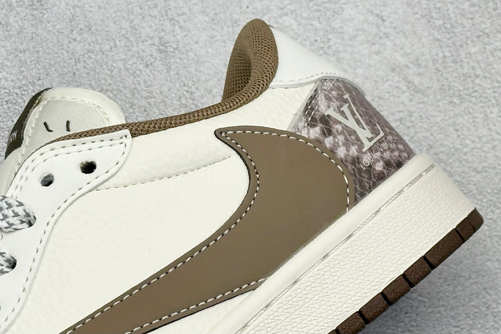280 XC版Travis Scott x Fragment Design x Jordan Air Jordan 1 Low SP “LV联名——棕蟒纹” XS7089-618