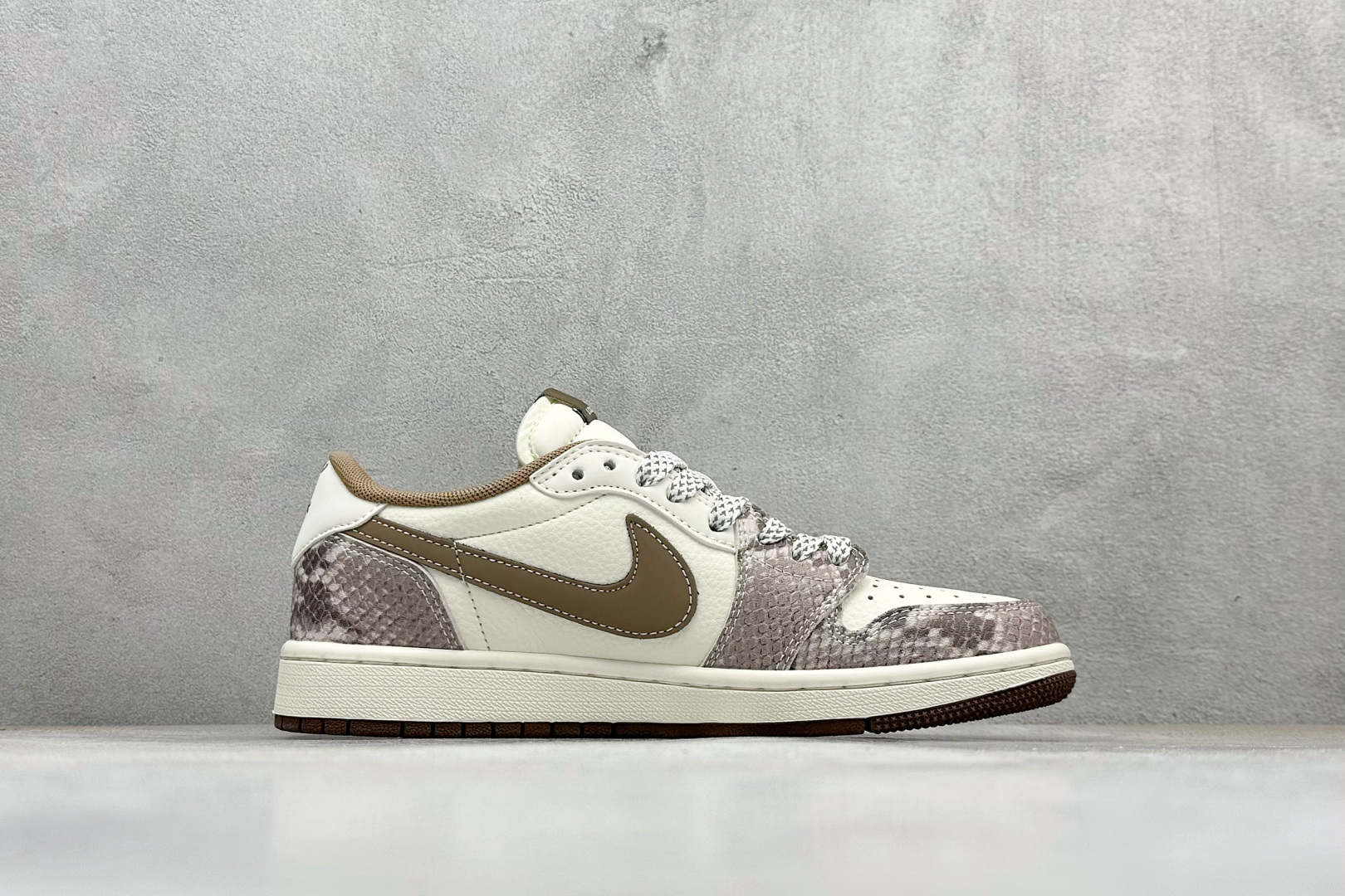 280 XC版Travis Scott x Fragment Design x Jordan Air Jordan 1 Low SP “LV联名——棕蟒纹” XS7089-618