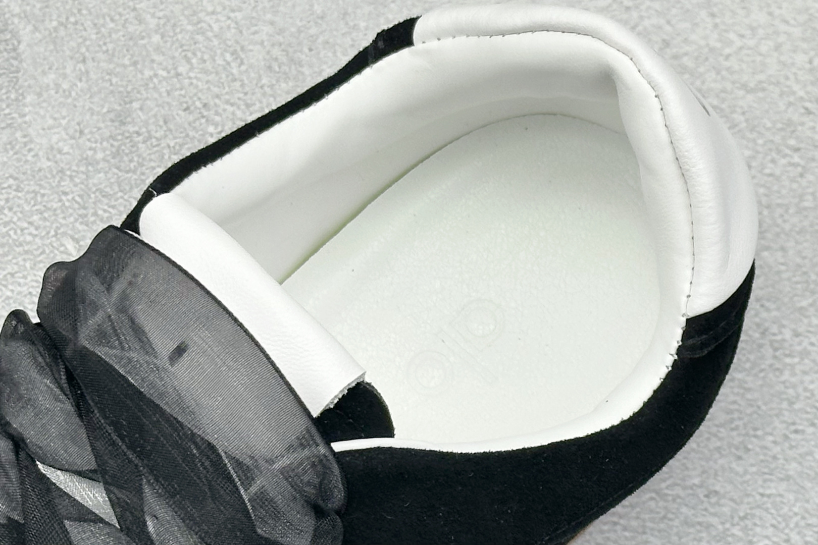 240 Alo Yoga Sunset Sneaker 徳训生活休闲鞋 A0891U