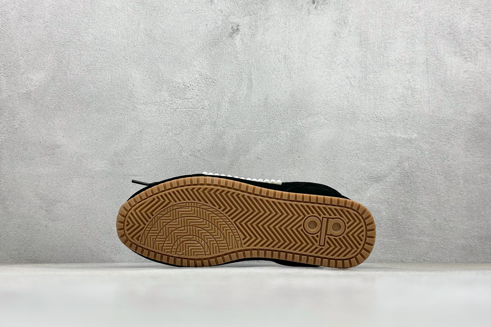 240 Alo Yoga Sunset Sneaker 徳训生活休闲鞋 A0891U