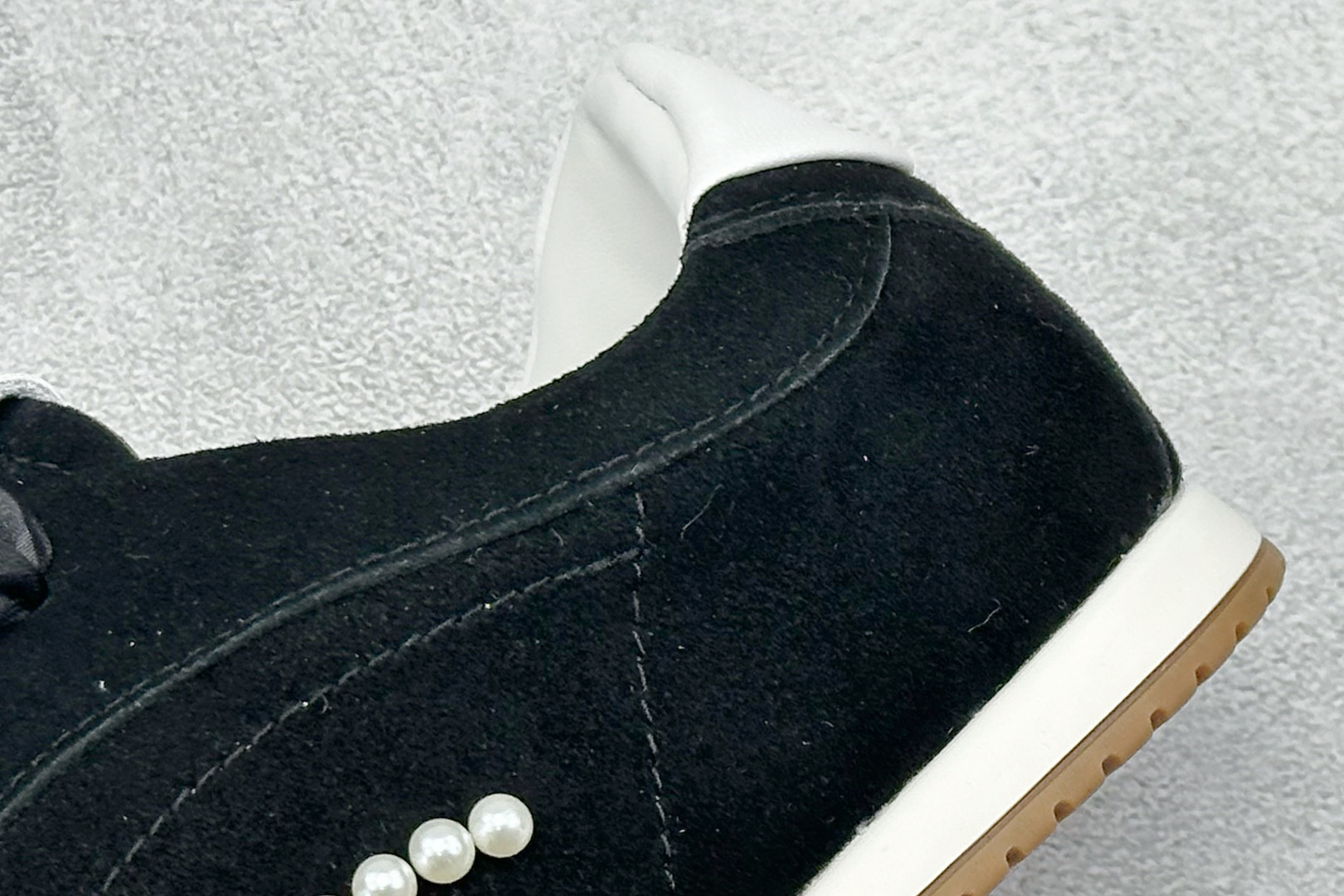 240 Alo Yoga Sunset Sneaker 徳训生活休闲鞋 A0891U