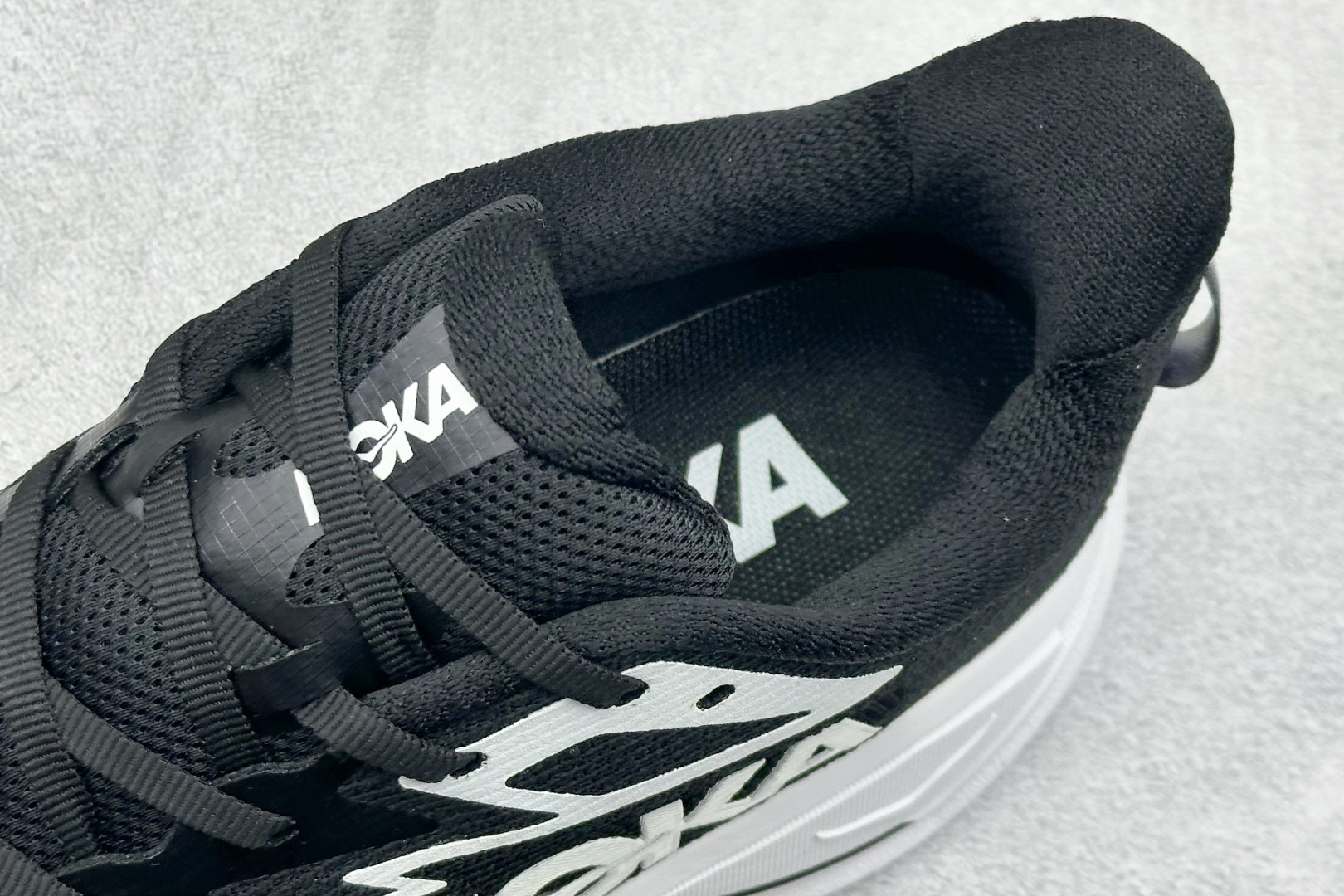 180 HOKA ONE ONE Challenger 8 织物减震防滑耐磨透气 低帮跑步鞋 1168716/BWHT