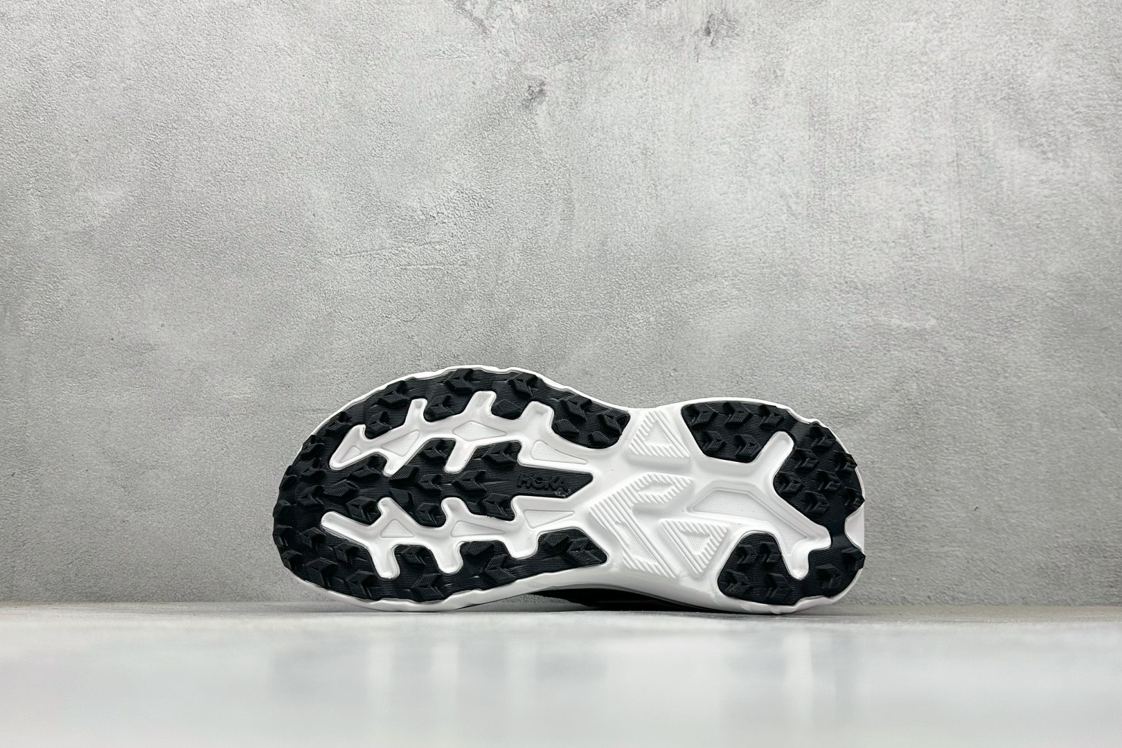 180 HOKA ONE ONE Challenger 8 织物减震防滑耐磨透气 低帮跑步鞋 1168716/BWHT