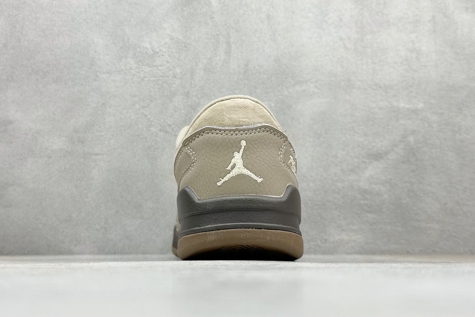 180 Jordan FLIGHT COURT SP 低帮板鞋 出品 极力推荐 Air Jordan AJ4 Retro IO7612-220